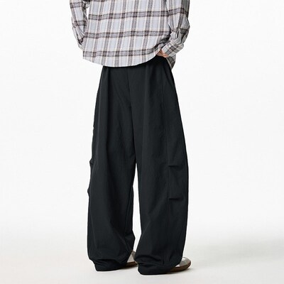 Japanese Style Loose Curved Mens Trousers With Pleated Desi