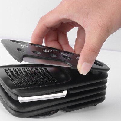 Superimposed kitchen gadgets 6 can opener Pizza knife 开罐器