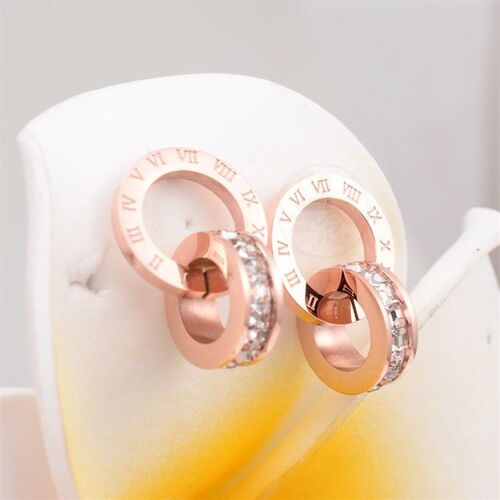 。E113 flash small square diamond Roman Digital Double Ring