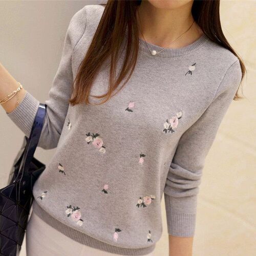 Korean-style Slim-fit Plum Blossom Embroidery Round Neck Bot