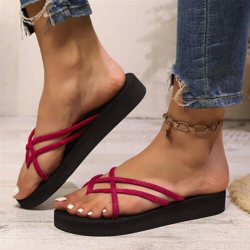 Ladies chic summer flip flops - fashionable black foot on