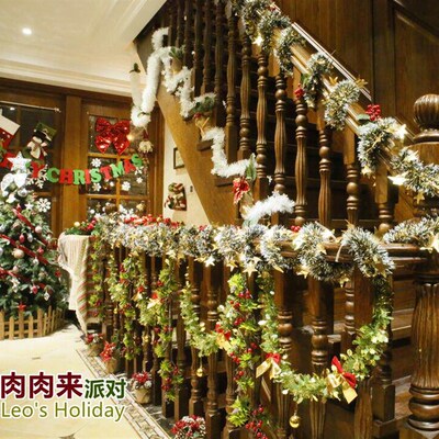 Thick green grass strip Christmas decorations hanging Christ