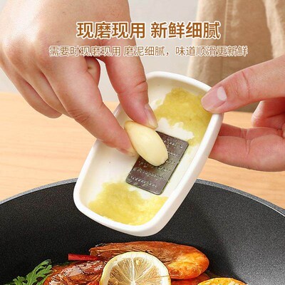 Plastic ginger grater, manual garlic crusher, masher for gar