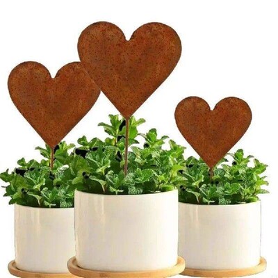 H8WB Set of 3 Weatherproof Iron Love Heart Stakes for