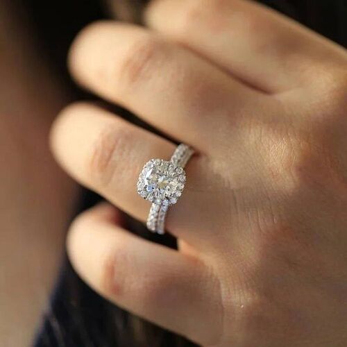 Classic Women Wedding Ring Set Metal Silver Color White Zirc
