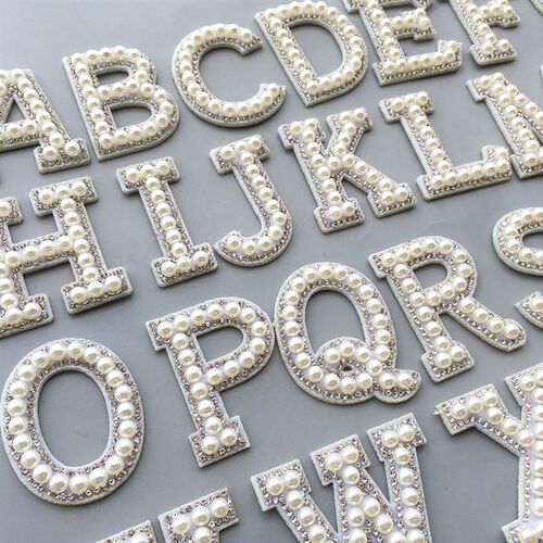 1Pcs 3D White Bottom Pearl Letter Patches English Alphabet R