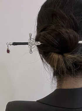 2023 New Chinese Punk Ruby Pendant Sword Hairpin Fashion Sim