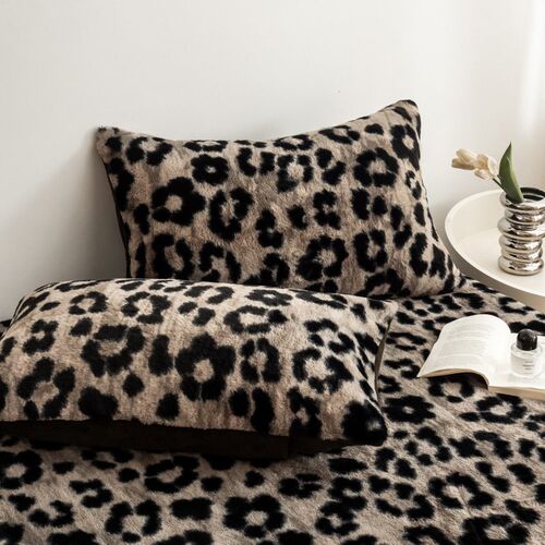 Class A Thickened Rabbit Plush Bed ver Three-piece Warm Simm