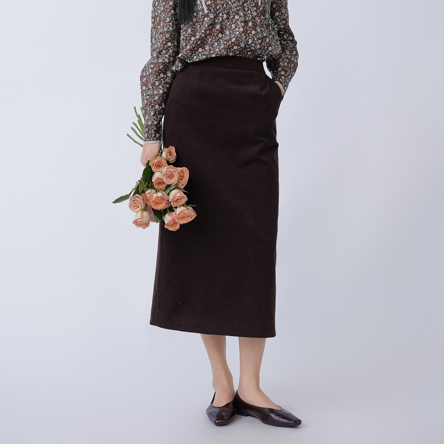 米诗薇半身裙2026春季新品女休闲百搭精致显瘦遮肚子中长裙直筒裙