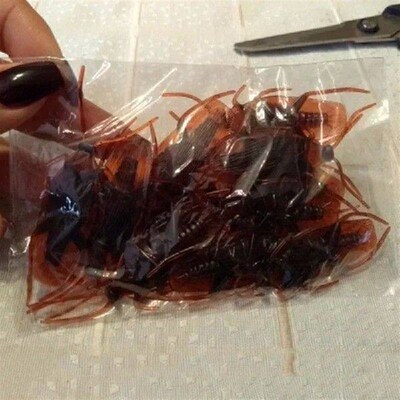 Artificial Fake Roaches Novelty Cockroach trick Prop Scary