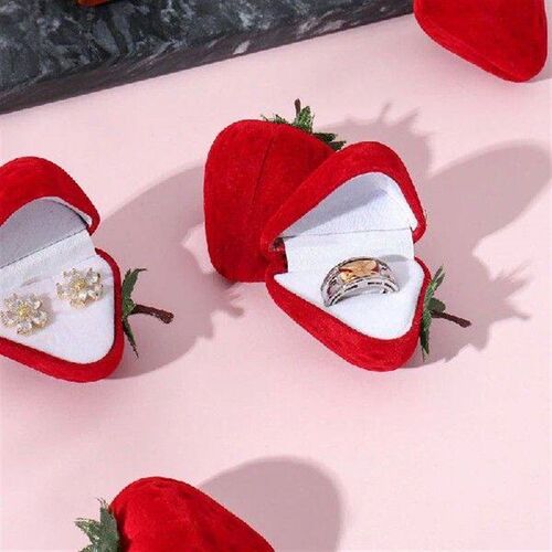 Romantic Fing Berry Strawberry Ring Box Storage