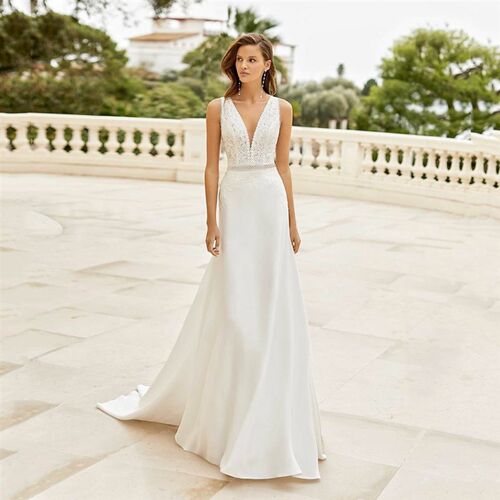 Bohemian V Neck Wedding Dress 2023 Appliques Backless Beadin