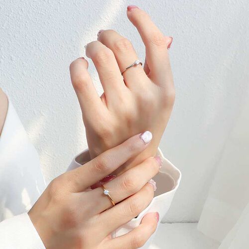 A small diamond ring tail ring ins wind titanium steel plate