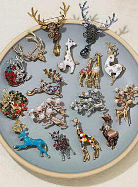 Xmas Colorful Crystal Reindeer Deer Brooch for Women Cute