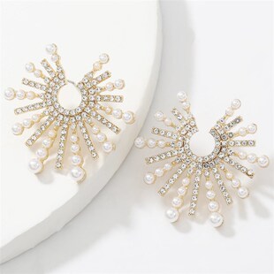 OutputAlloy Inlaid Diamond Pearl Notched Sunflower Earring F