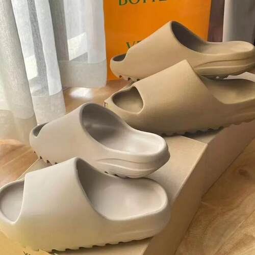 Summer Clogs Fashion Soft Bottom Beach Men Slippers Womens