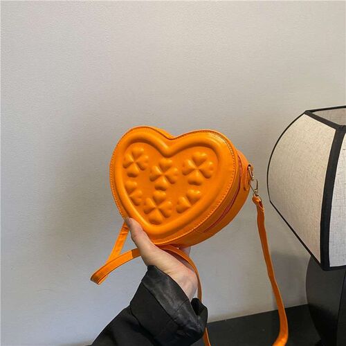 Bag Womens New Heart-shaped Mini Bag High-end Sense Bag Sma
