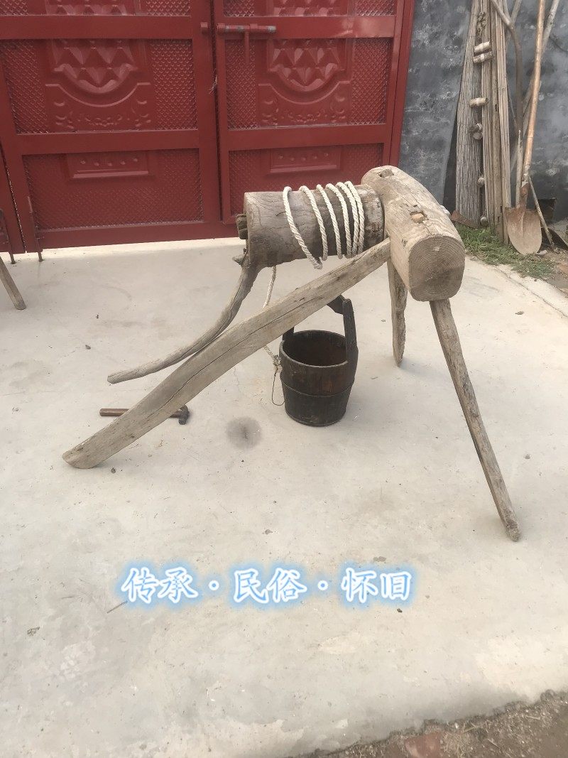 民俗怀旧老物件古代灌溉工具老辘轳木辘轳水桶旧木桶打水辘轳水井