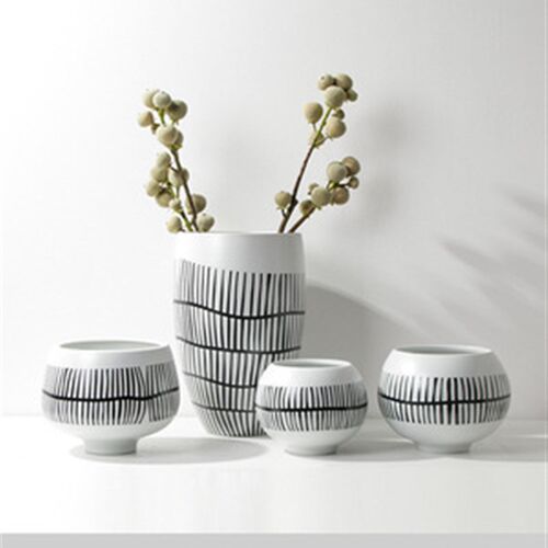 现代创意条纹陶瓷花瓶摆件样板间民宿售楼部桌面客厅花器软装饰品