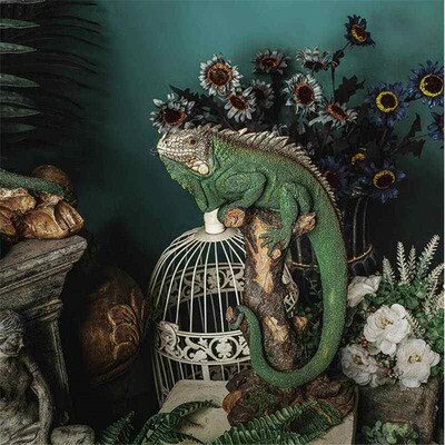 Jungle Lizard Animal Statue Gecko Reptile Sculpture Home