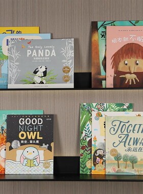 现代样板间儿童房书籍摆件售楼处玩耍区卡通英文漫画书装饰品