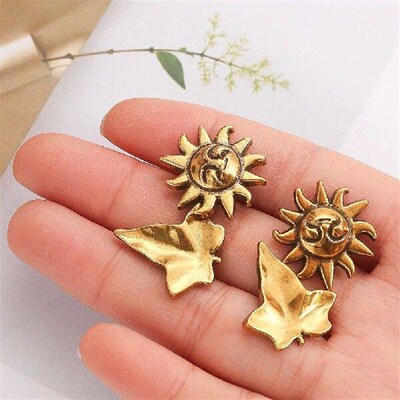 5PCS Vintage Metal Sun Face Smiley Face Maple Leaf Buttons