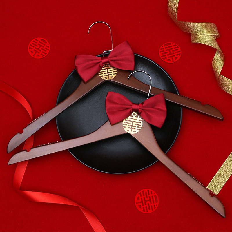 结婚喜字衣架婚礼新郎新娘秀禾服实木专用红色一对衣挂婚纱挂衣撑,收纳整理,塑料衣架,淘宝优惠券,粉丝福利购,淘宝优惠卷