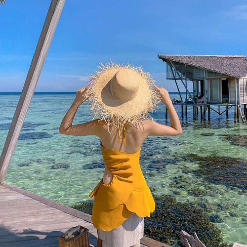 Ginger Yellow French Style One-piece Small Chest Steel Brack