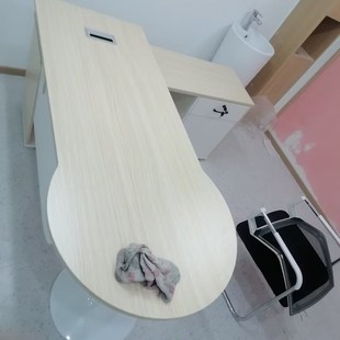 医院就诊桌接诊桌台式医生办公桌接诊台咨询桌弧形卫生院诊疗桌