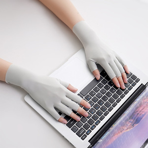 24防晒手套女春夏薄防紫外线美甲户外电动车骑车透气冰丝半指手套