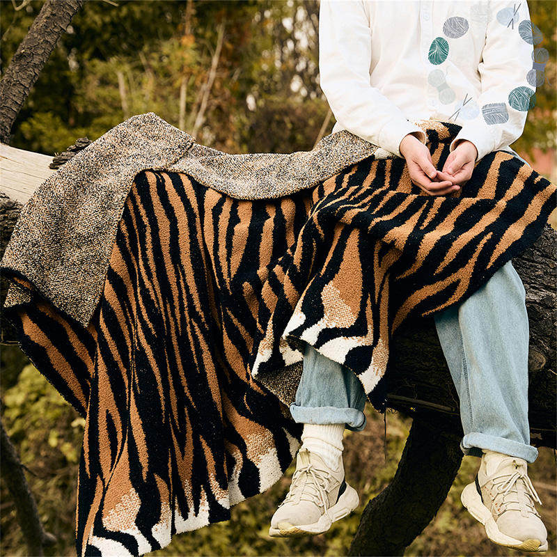 老虎纹半边绒毛毯针织加绒客厅沙发搭肩床尾巾办公室午休空调盖毯,床上用品,休闲毯/毛毯/绒毯,淘宝优惠券,粉丝福利购,淘宝优惠卷