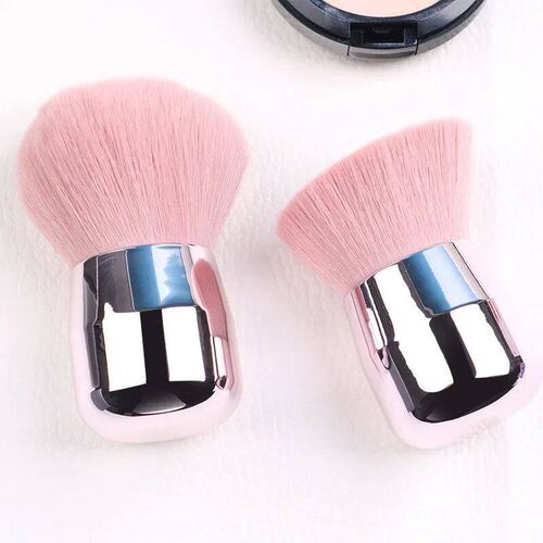 Q Bullet Round Head Silicone Angled Concealer Brush Like