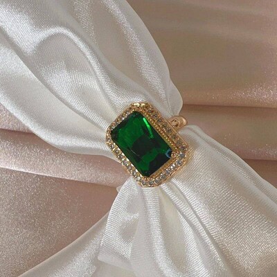 2023 Korean New Exquisite Green Crystal Geometric Ring Earri