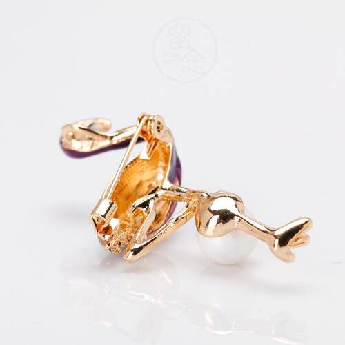 。Ins style corsage fashion small fresh three-dimensional oi