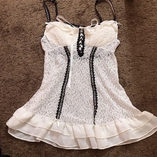 Mid-Length White Lace Sling Top透 视蕾丝荷叶边女生百搭吊带裙
