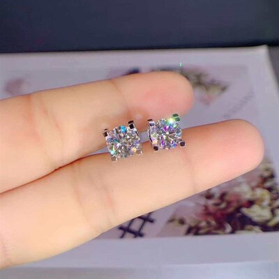 Belgian Magic Star Diamond Moissanite Cattle Head Four-claw