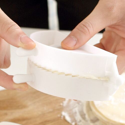 Diameter 8cm Manual Dumpling Maker Plastic Mold Quick Dumpli