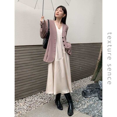 Shang Yi Early Autumn New Thirteen Line Design Sense V-neck