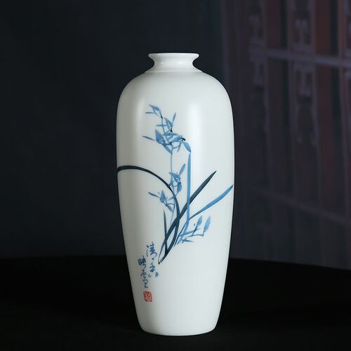 曾映雪大师手绘羊脂玉瓷兰花王者之香花瓶客厅陶瓷花器摆件青花瓷