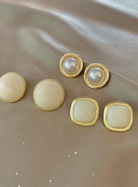 Contracted Pearl Earring Female Personality Fashion Earring