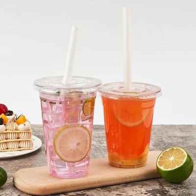 Clear Disposable Plastic Cup with Lid Perfect for Weddings B