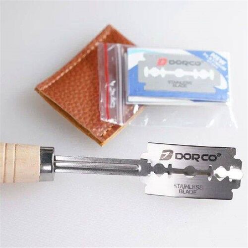 Stainless steel wood handle curved bread knife, cutting bag