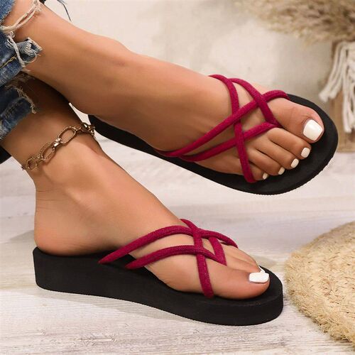 Ladies chic summer flip flops - fashionable black foot on
