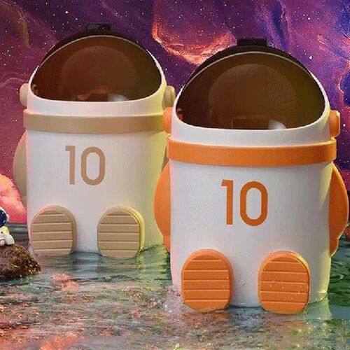Astronaut-Themed Trash Can With Lid, Large Capacity, Ideal
