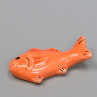 2pcs Cute Fish Ceramic Chopsticks Holder Kitchen Tableware T