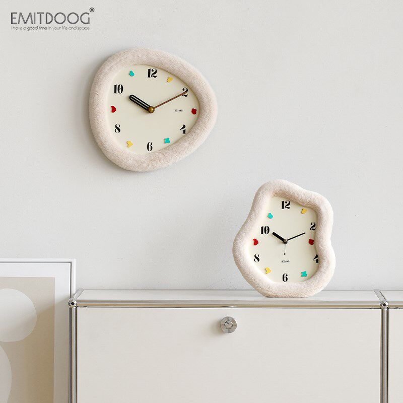 EMITDOOG免打孔奶油风小饼干客厅钟表挂钟2023新款创意挂墙时钟