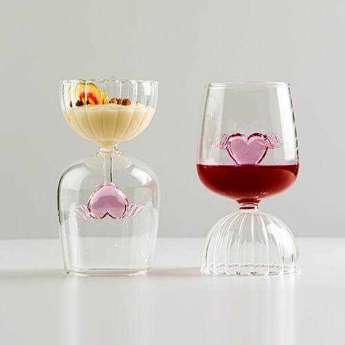 Red wine goblet, cocktail glass creative foreign wine glass