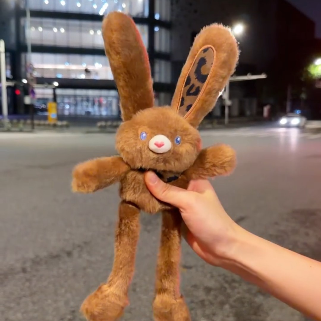 抖音同款豹纹抽拉耳兔毛绒钥匙扣