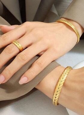 Geometric wheat ear brlet female ring female index finger ri