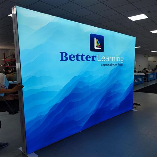 国外展会背景墙卡布灯箱SEG背景架拉网展架快幕秀LED背景墙定制